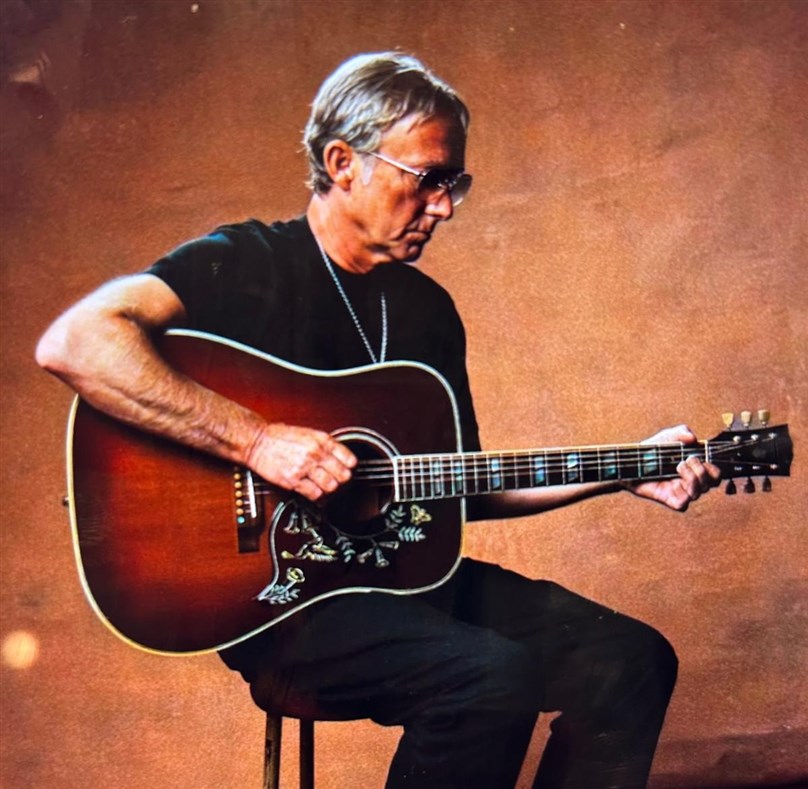 Travellers Tunes: An Evening With Steve Cradock